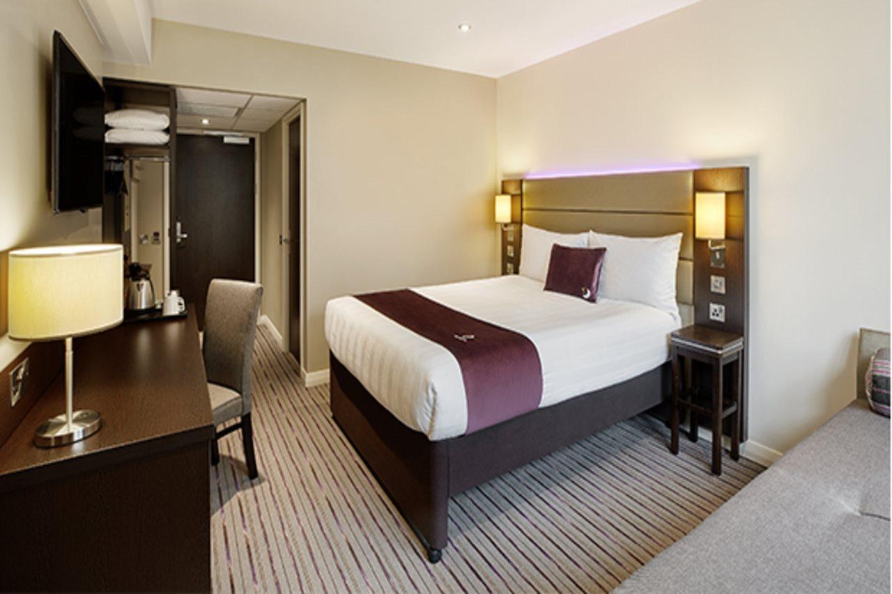 Premier Inn Wirral - Heswall Exteriör bild