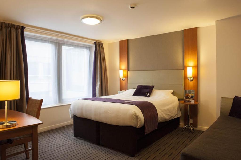 Premier Inn Wirral - Heswall Exteriör bild