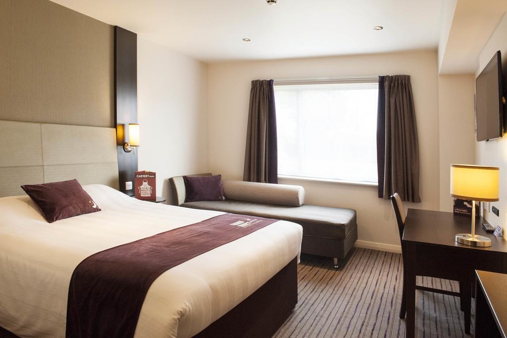 Premier Inn Wirral - Heswall Exteriör bild
