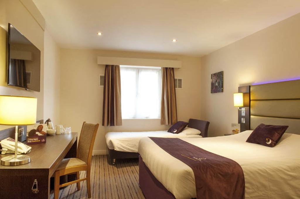 Premier Inn Wirral - Heswall Exteriör bild
