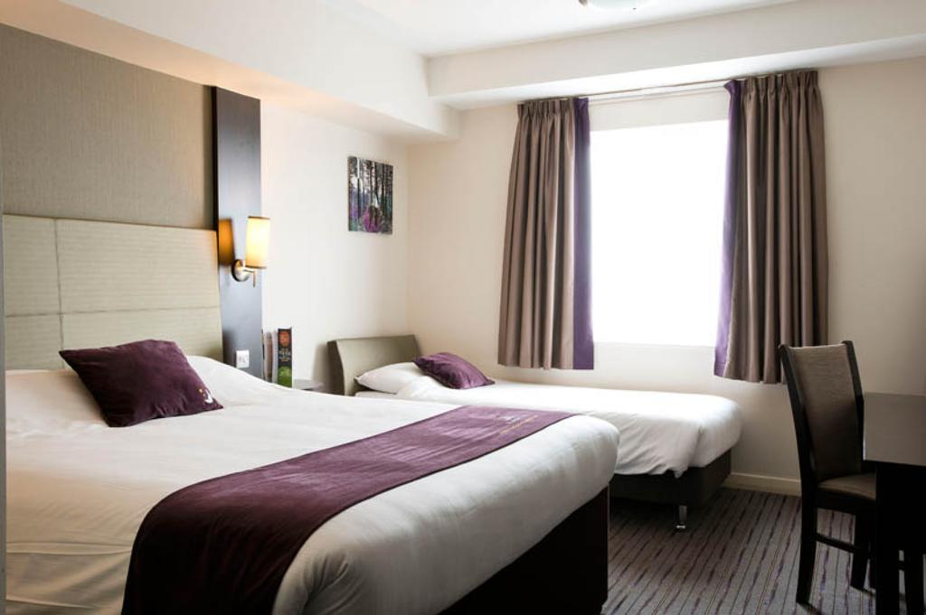 Premier Inn Wirral - Heswall Exteriör bild