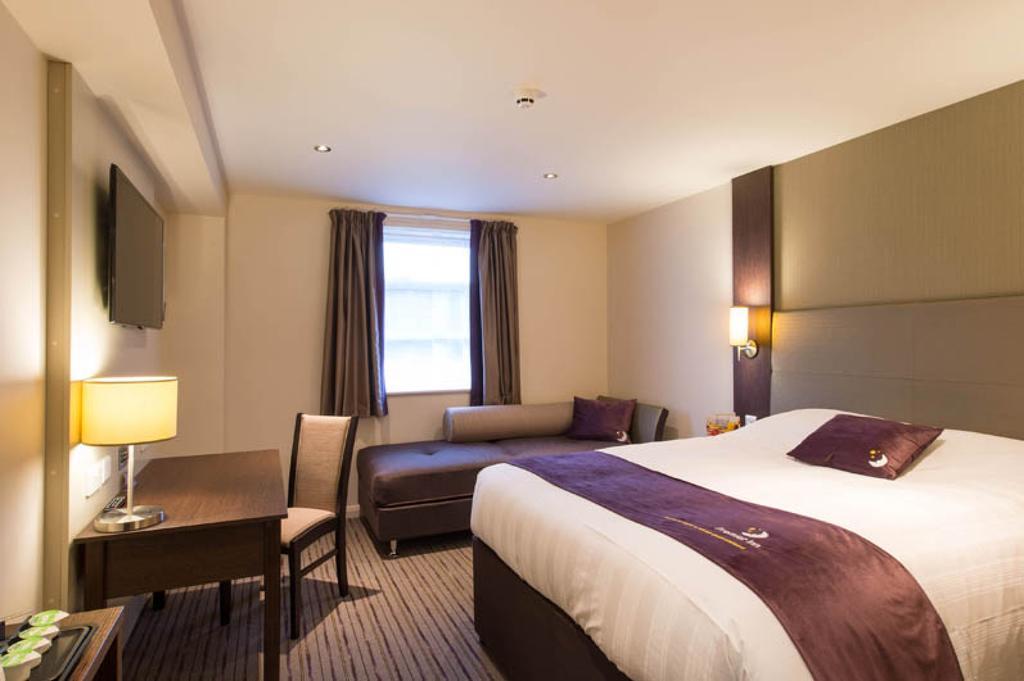 Premier Inn Wirral - Heswall Exteriör bild