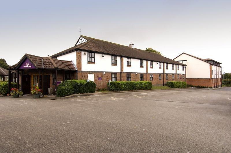 Premier Inn Wirral - Heswall Exteriör bild