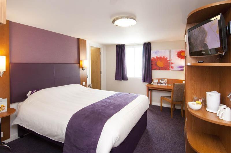 Premier Inn Wirral - Heswall Exteriör bild